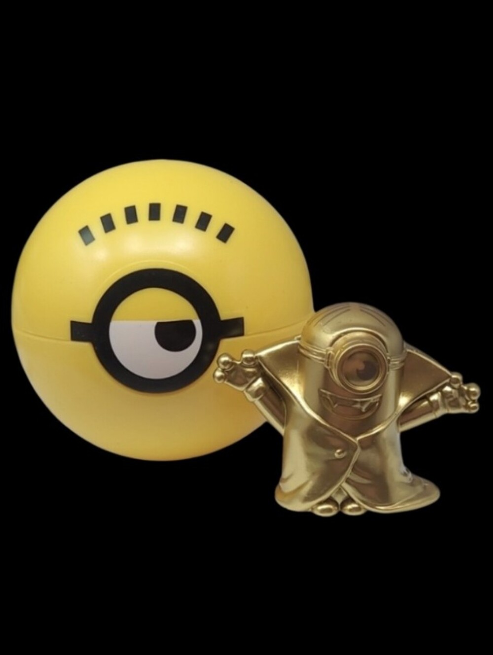 NEW 2019 McDONALDS HAPPY MEAL TOY MINIONS - GOLD DRACULA VAMPIRE MINION